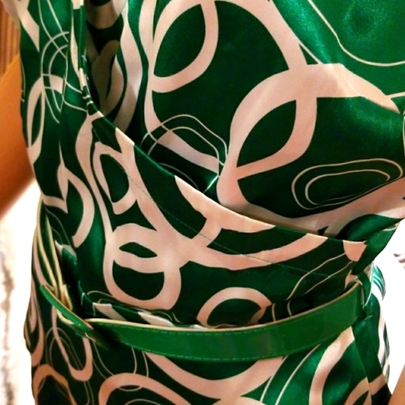 ⚔Silky printed faux wrap top S⚔ - Picture 7 of 7